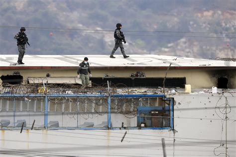 Enfrentamientos en cárcel de Ecuador deja al menos seis reos muertos